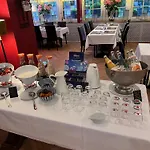 Ashley's Garden Hotel 4*