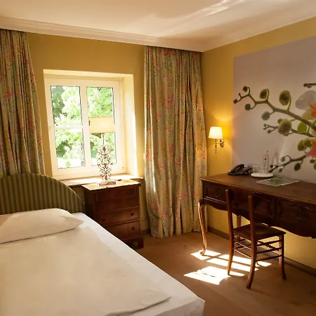 Boutique Ashley's Garden Hotel