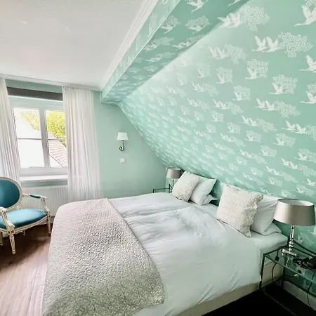 Hotel Boutique Ashley's Garden 4*