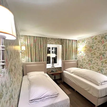 Boutique Ashley's Garden Hotel