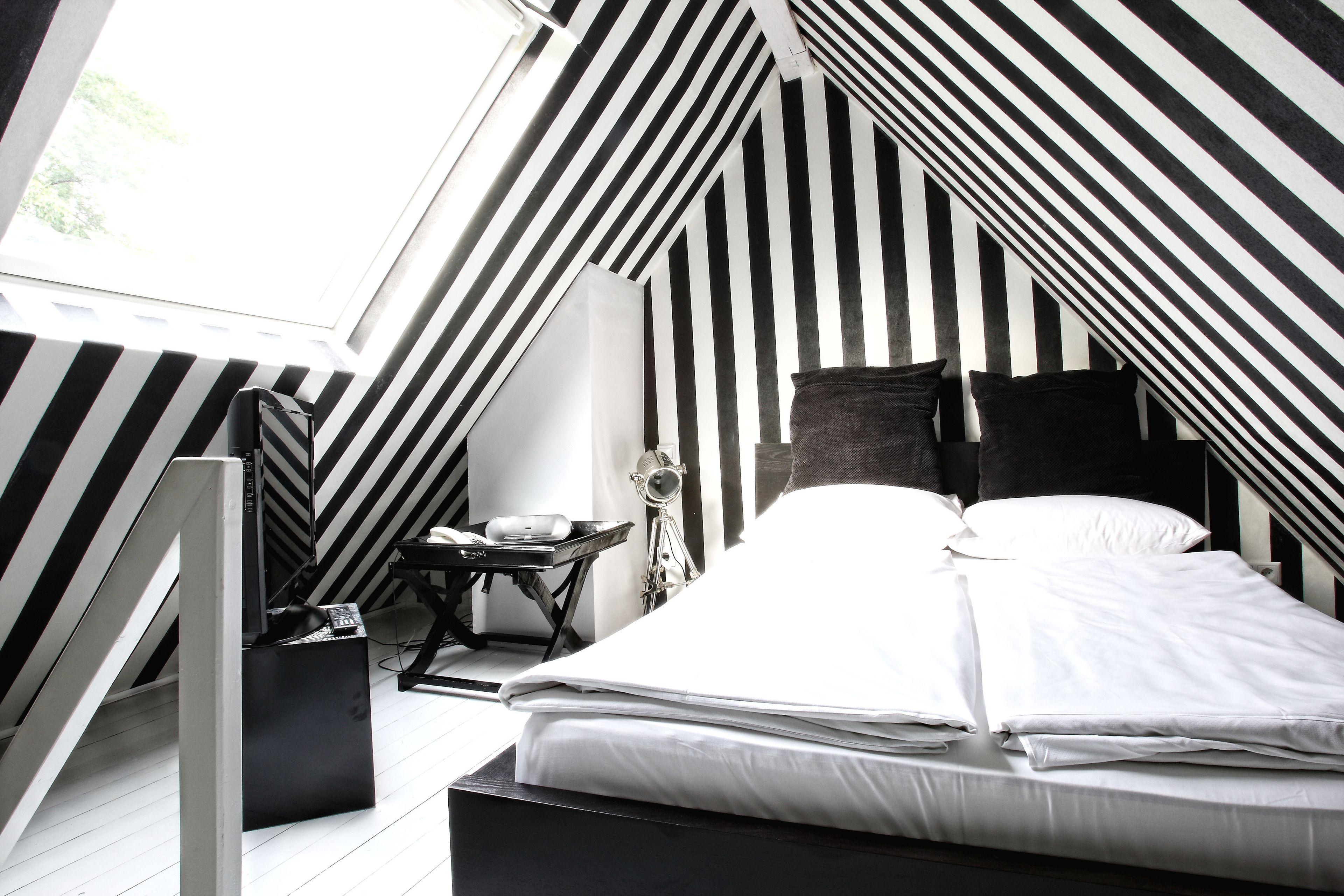 Ashley's Garden Hotel