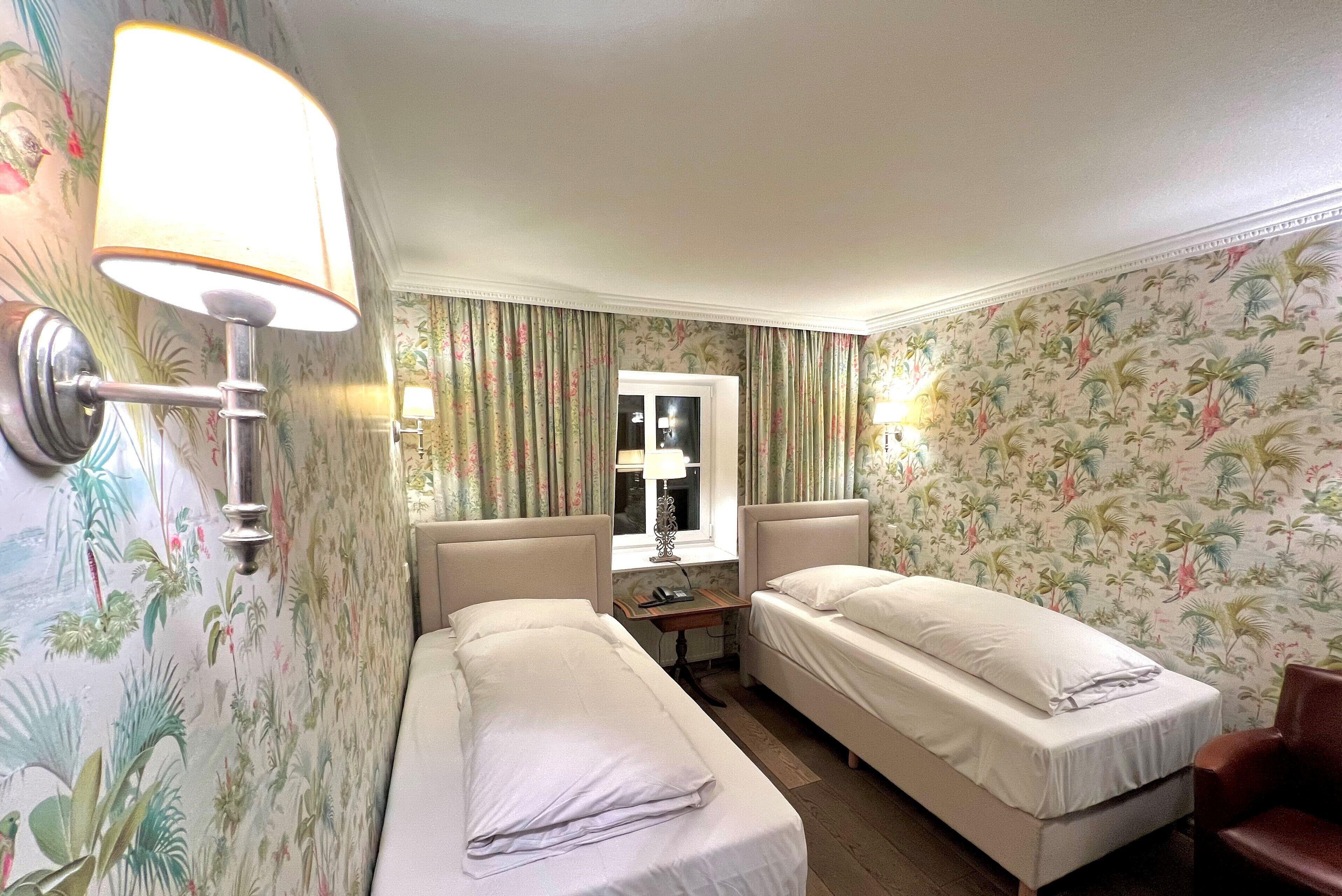 Ashley's Garden Hotel